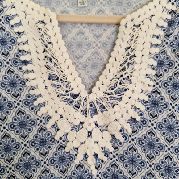 Max Studio Blue & Cream Bohemian Tank Top w Eyelet Lace Detail sz L - Picture 7 of 10